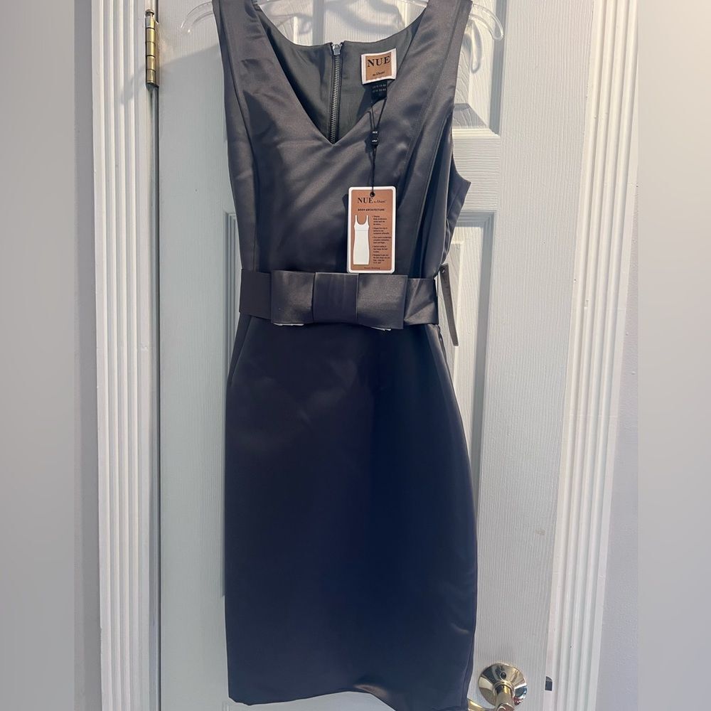 NWT Nue by Shani sleeveless midi dress with bow belt silver size 14 - Picture 7 of 16